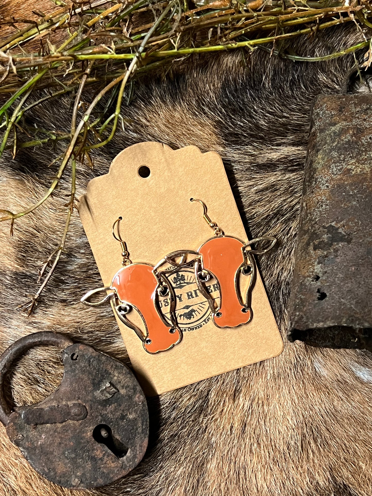 Brown Cow Head Dangle | Gold